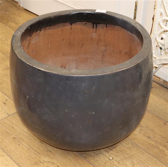 A pair of gun metal grey plant pots W.47cm